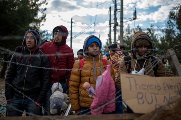 Serbia protestuje przeciwko odsyłaniu uchodźców przez Węgry