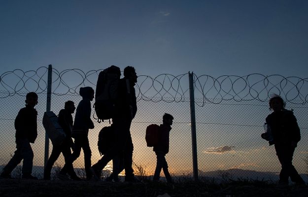 Migranci gotowi do sforsowania granicy grecko-macedońskiej