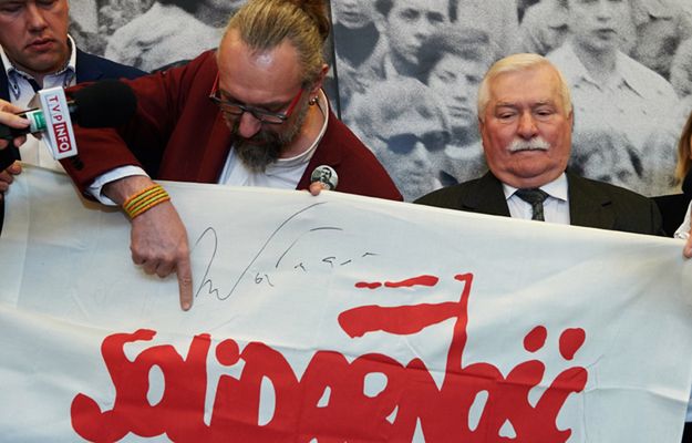 Burza po liście otwartym opozycji. "Nie wiedzieliśmy, że podpisze go pułkownik Adam Mazguła"