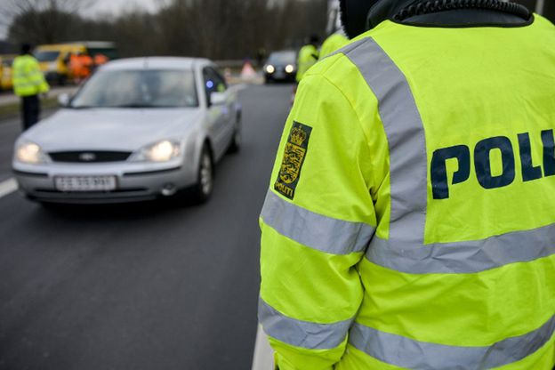 Atak na policjantów w Szwecji. Zatrzymano 11 zamaskowanych napastników