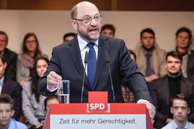 Nowy sondaż. Niemcy wolą Martina Schulza od Angeli Merkel