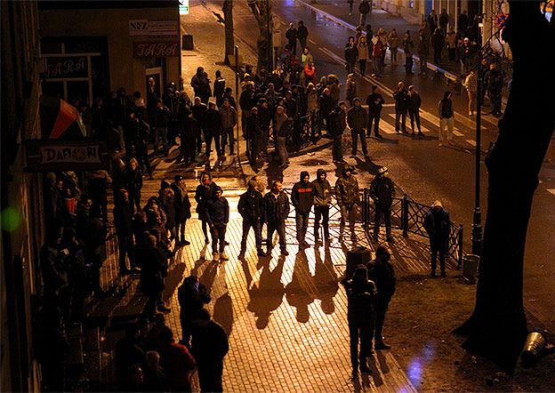 Zamieszki w Ełku. Policja zatrzymała 28 osób, w tym kobietę