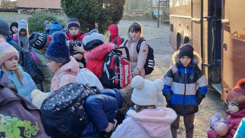 Zdjęcie okładkowe artykułu: Materiały prasowe /  / Na zdjęciu: dzieci z Ukrainy z ośrodka w Moryniu