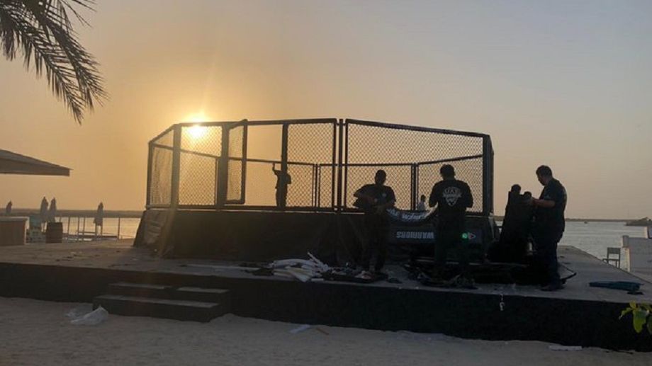 Twitter / danawhite / Na zdjęciu: oktagon na wyspie Yas