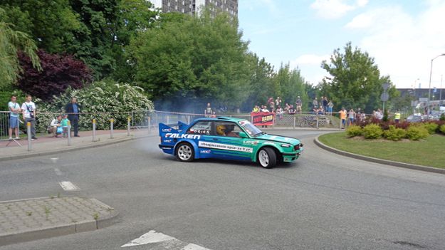 Rajdowcy na ulicach Katowic