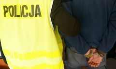 Pijany strzelił w kierunku drzwi z wiatrówki. Przebił wizjer i trafił sąsiada w oko