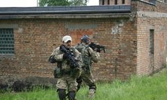 Dostaje się jeden na dziesięciu. Były operator GROM-u Naval zdradza kulisy selekcji do elitarnej jednostki