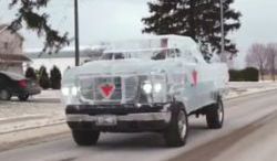 #dziejesiewmoto: karoseria auta zbudowana z lodu