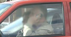 Rozmowa przez telefon w czasie jazdy. Robi to co 30. osoba