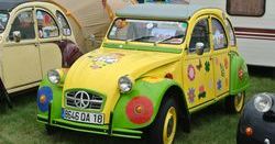 2 500 kultowych Citroenów 2CV zjechało do Torunia