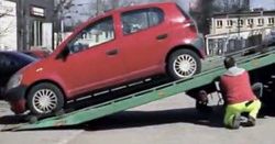 Odholowanie samochodu: kiedy straż miejska uzna auto za wrak?