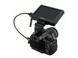 Zewnętrzny monitor LCD ułatwiający nagrywanie filmów aparatami