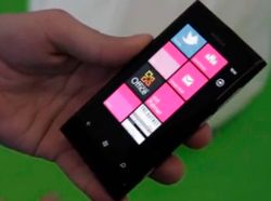 Nokia Lumia 800 na pierwszym filmiku. Zobacz, jak działa