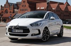 Citroen DS5 Hybrid4: Precz z nudą!