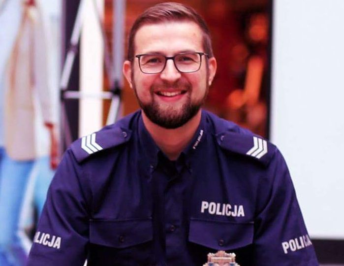 Policjant pomógł 13-letniej dziewczynce