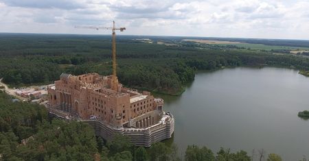 Zamek z Puszczy Noteckiej odsłania swoje tajemnice. Mamy nagranie z miejsca budowy