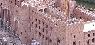 Zamek w Puszczy Noteckiej. Mamy potwierdzenie, kto go buduje. To spółka D.J.T.