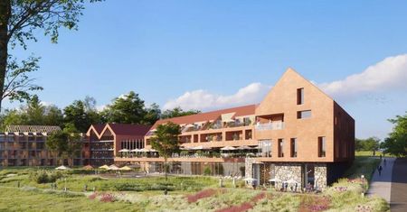 Archidiecezja Warmińska i znany deweloper chcą zbudować hotel. Część mieszkańców niezadowolona