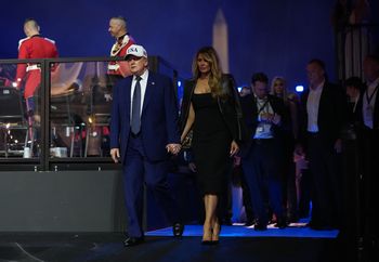 Głośno stylizacji Melanii Trump. Jeden element przyciągnął uwagę