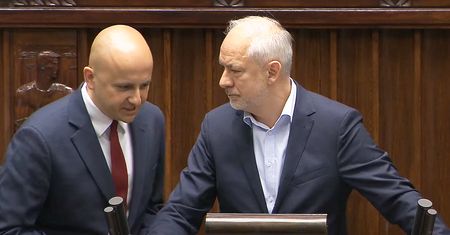 Krzyki i przepychanka w Sejmie. Matecki starł się z Napieralskim