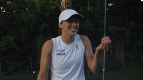 Kort, rakieta, ale zupełnie inny sport. Nagrali, z czym Świątek miała spory problem