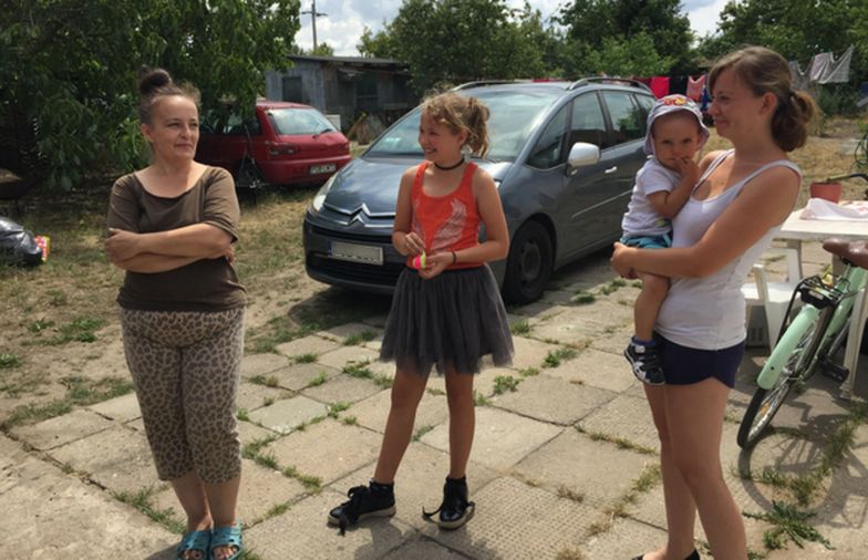 Zamek w Puszczy Noteckiej budzi kontrowersje w całej Polsce, ale nie we wsi Stobnica. - Wreszczcie coś się dzieje - mówią mieszkańcy