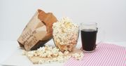 Popcorn o smaku masła do przygotowania w mikrofalówce, z dodatkiem oleju palmowego