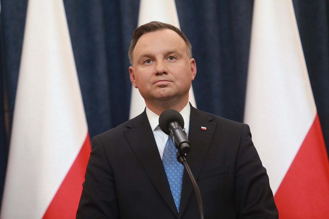 Wybory 2020. Wyborcy Andrzeja Dudy boją się uchodźców. Nowe badanie