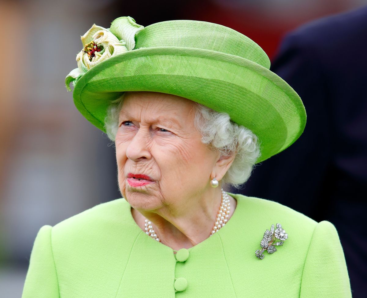 Królowa Elżbieta II podejmuje odpowiednie kroki prawne 