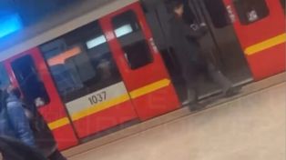 Warszawa: Pies sparaliżował metro. Trwa akcja służb. Ruch wstrzymany