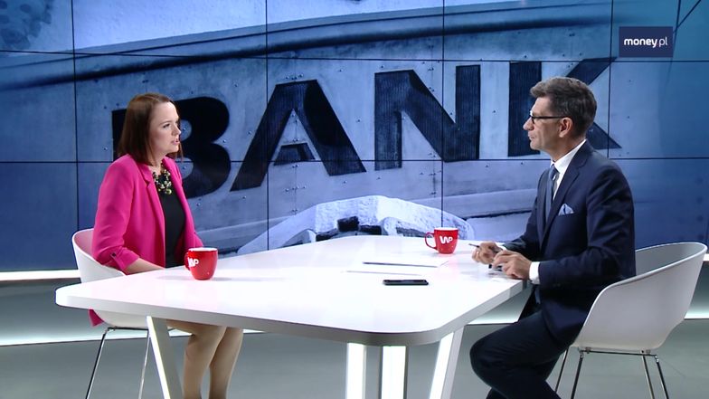 "Money. To się liczy". Czy bank może nas chronić przed stratą oszczędności?