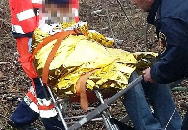 68-letni bezdomny zasłabł w altanie na Woli. "Znalazła go córka, która przyszła w odwiedziny"