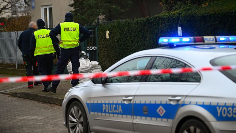 policja
Przemys�aw Pi�tkowski
cia�o, ogl�dziny, policja, policyjne, zw�oki, funkcjonariusz policji, policjant, s�u�by, dzia�ania policji, radiow�z, w�z policyjny, odrodzenie, zab�jstwa, zab�jstwo