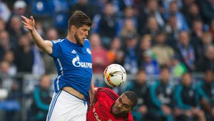 Klaas-Jan Huntelaar nie będzie rywalem ani następcą Arkadiusza Milika. Holender zostaje w Schalke