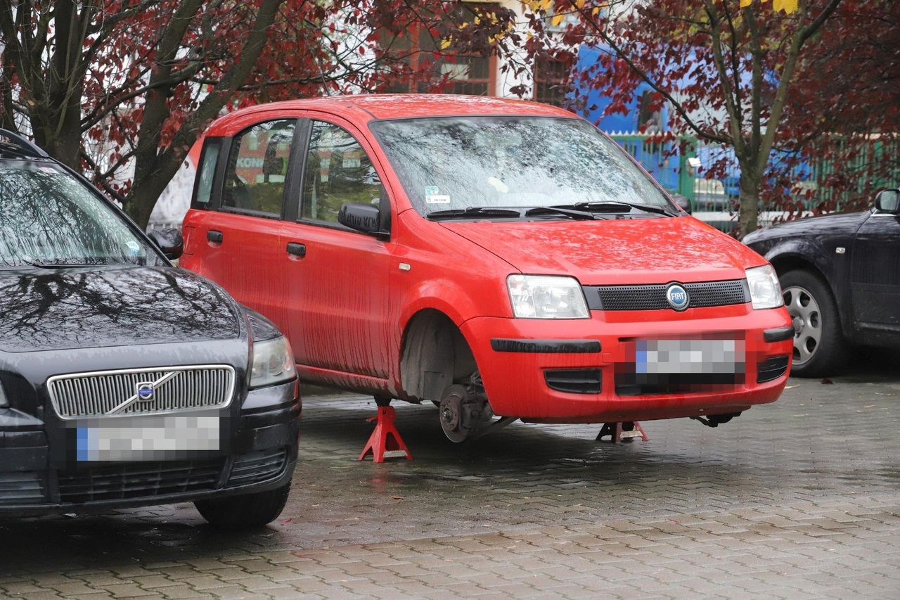 Wrocław: Setki przebitych opon w autach zaparkowanych na osiedlu