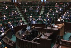 Koronawirus. Sejm. Posłowie Konfederacji bez maseczek na sali