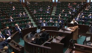 Koronawirus. Sejm. Posłowie Konfederacji bez maseczek na sali