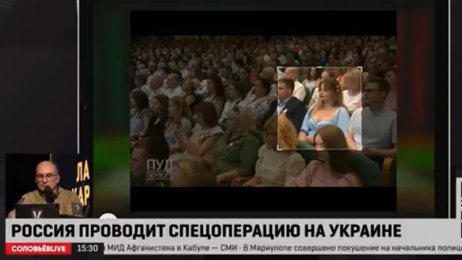 Propagandysta zrobił zrzut ekranu z kobietą