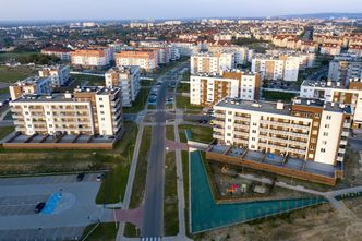 Widać zmiany na rynku mieszkań. Spadają ceny w metropoliach. A to nie koniec