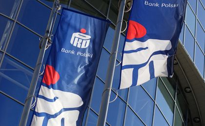 Klienci PKO BP zapłacą więcej. Politycy zablokują plany banku?