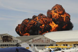 Madryt: wypadek na pokazach starych samolotów
