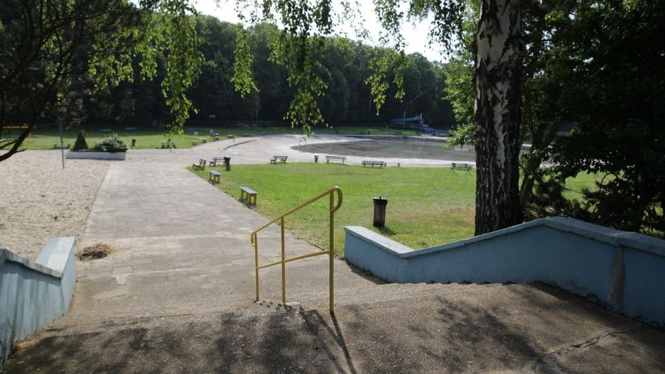 Borys Borówka przestrzegał przed deweloperką na Kąpielisku Leśnym. W kilkanaście godzin tę tezę obaliła Ewa Weber