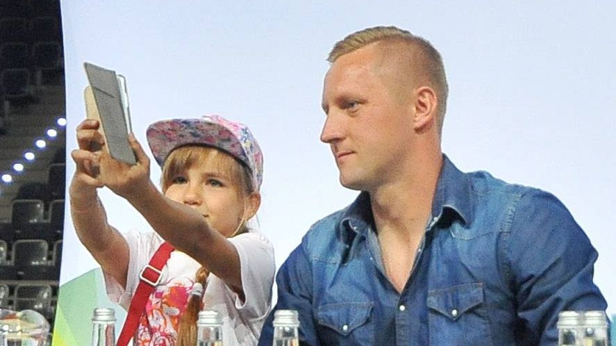 Newspix / Norbert Barczyk/Pressfocus.pl / Kamil Glik na spotkaniu z kibicami w Jastrzębiu-Zdroju