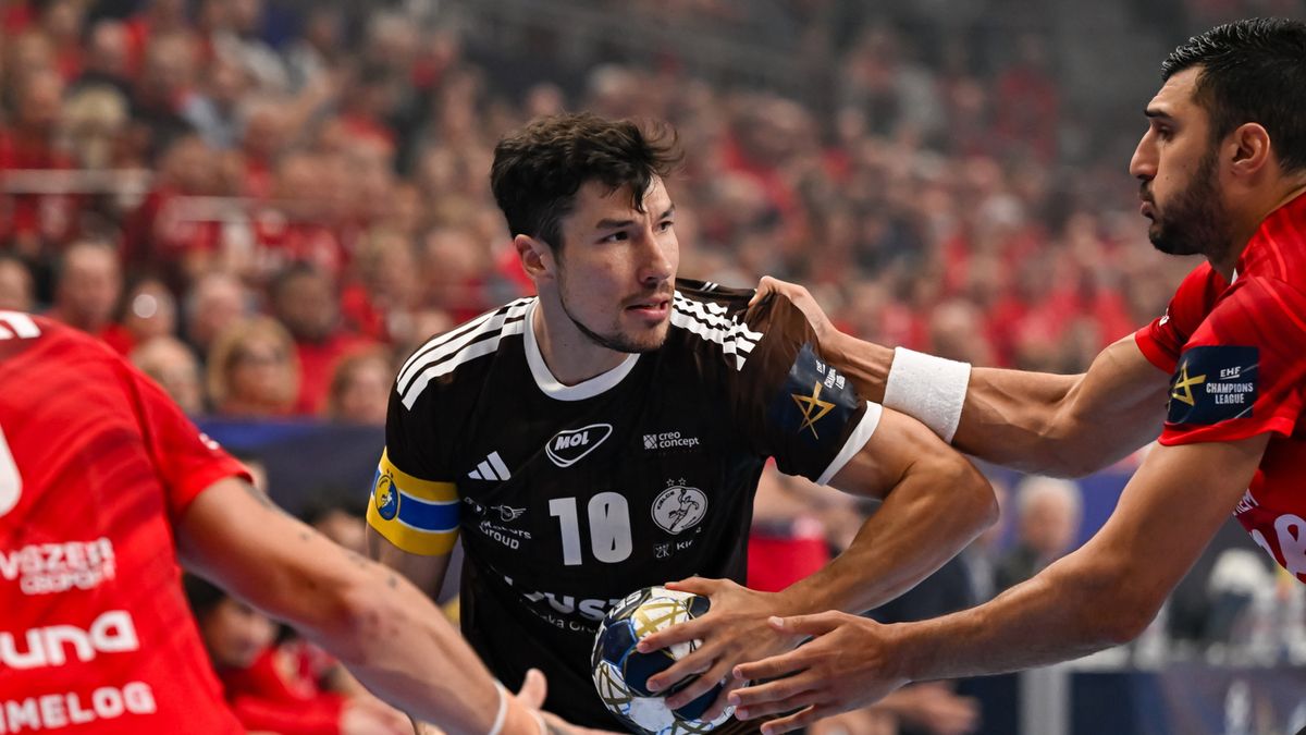 PAP/EPA / TAMAS VASVARI / Na zdjęciu: Alex Dujshebaev (na środku)