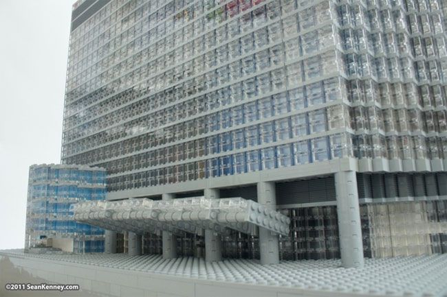 Imponująco szczegółowa replika Trump Tower Chicago zbudowana z klocków LEGO 4