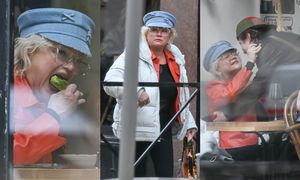 Wypad wystrojonej Katarzyny Figury do knajpy: sałatka, kieliszek wina i WYLEWNE powitanie z Maciejem Musiałowskim (ZDJĘCIA)