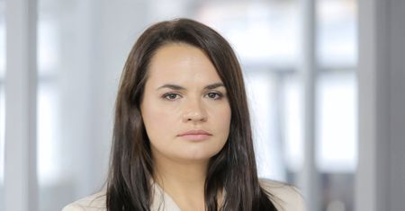 Swiatłana Cichanouska jest na Litwie. Karolina Korwin-Piotrowska: "Bohaterka"