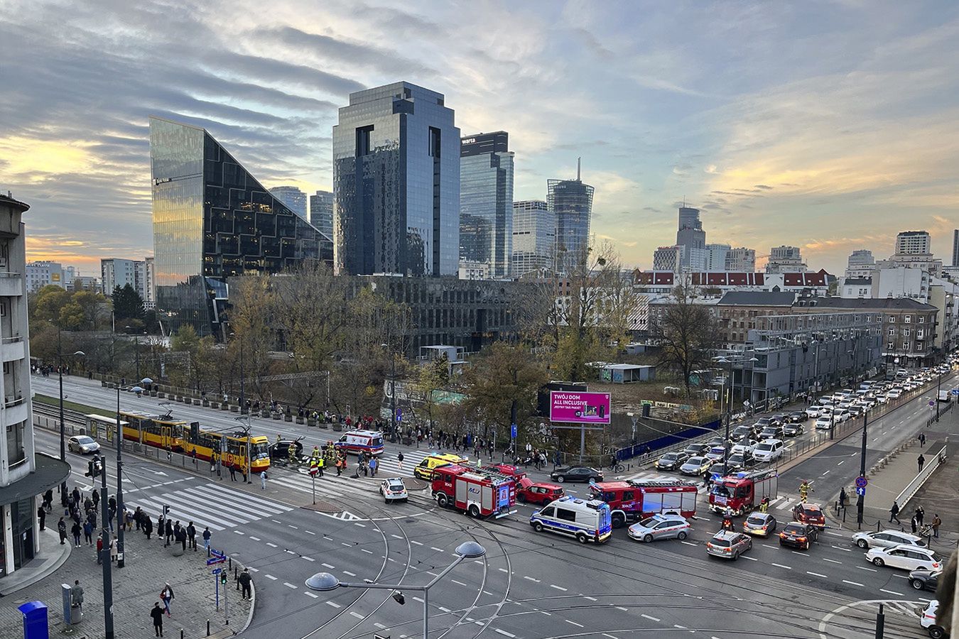 Zdjęcie z Warszawy. Co najmniej 5 rannych, paraliż w centrum