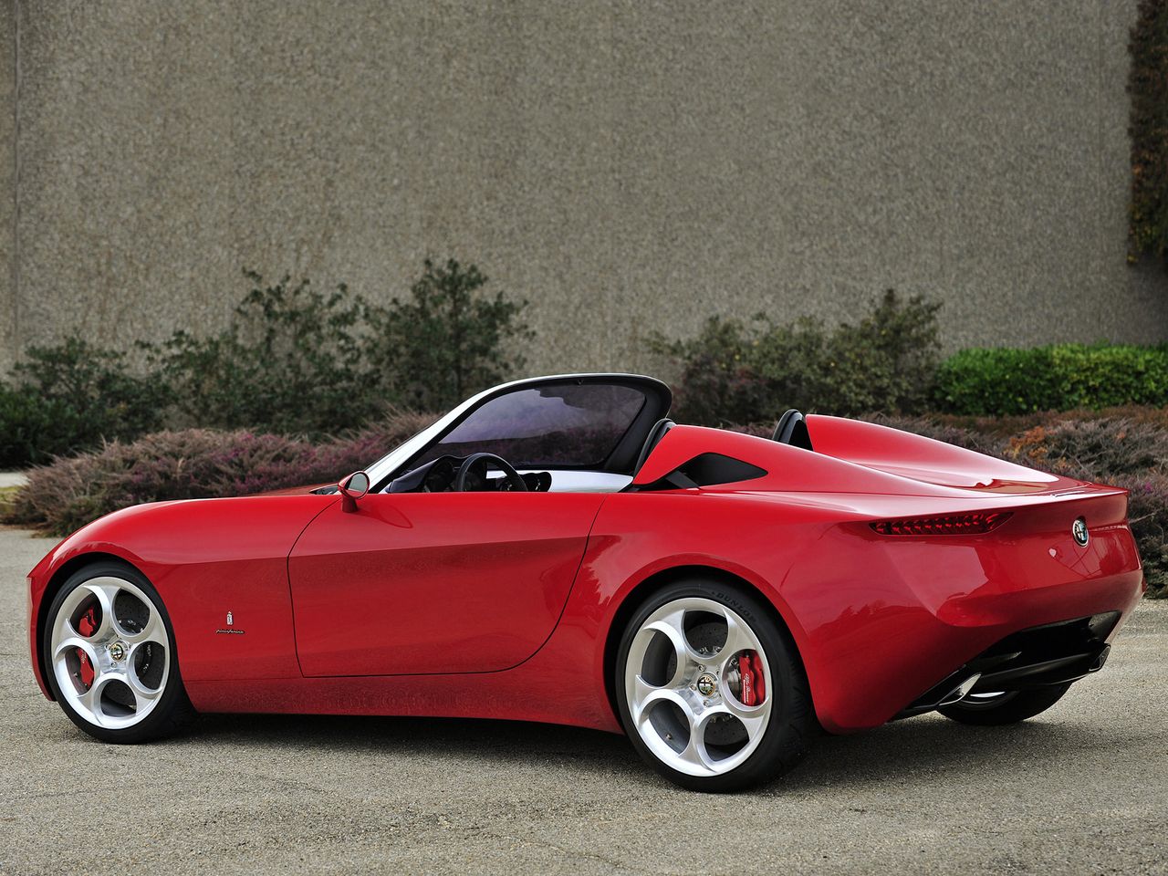 Alfa Romeo 2uettottanta Concept