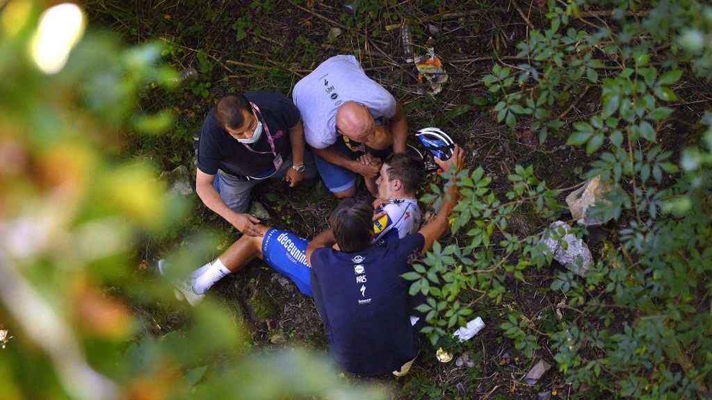 Remco Evenepoel po upadku w Il Lombardia